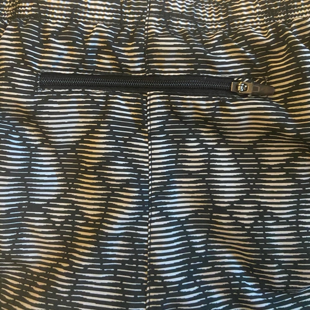 Nike shorts - Picture 3 of 5